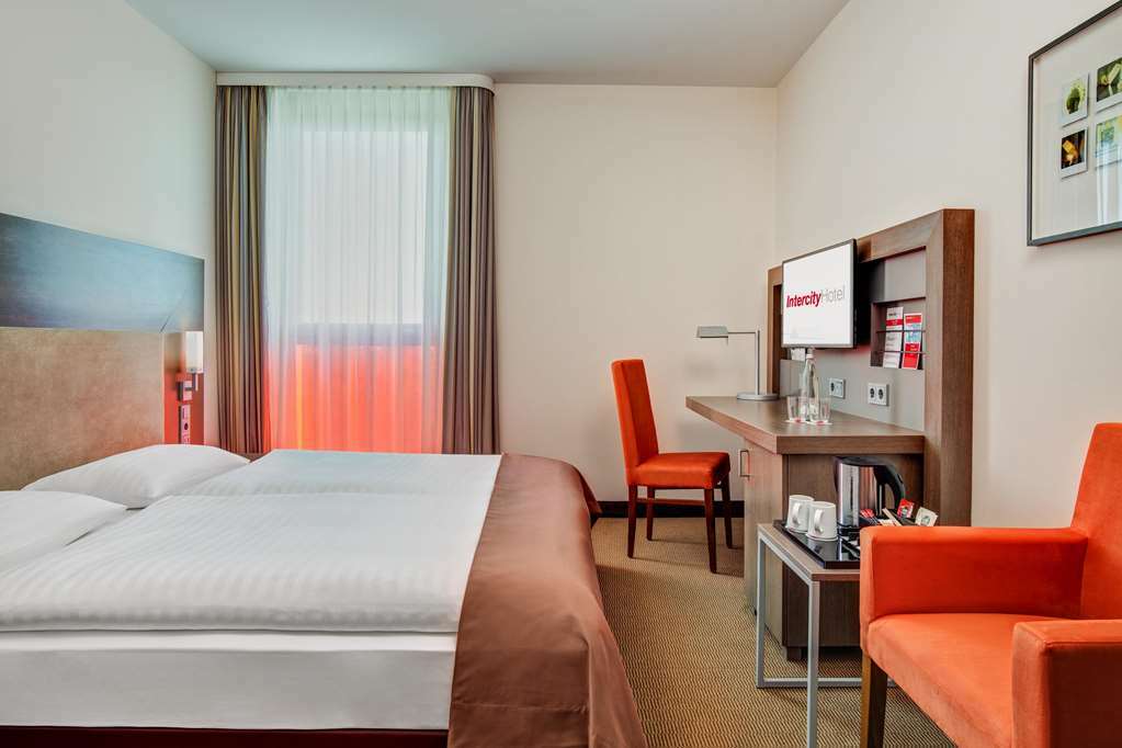 インターシティホテル ベルリン オストバーンホフ 部屋 写真